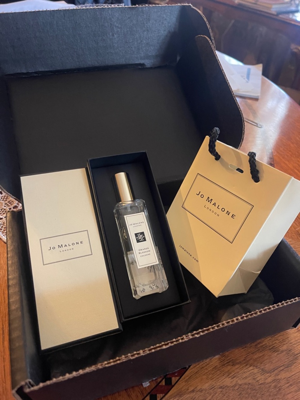 Jo Malone Orange Blossom Cologne 1 oz with additional sample scents - Picture 2 of 2